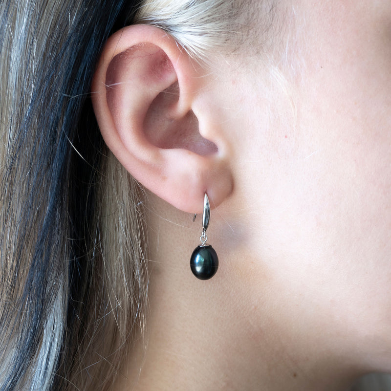 Smooth Earrings | Black Pearl and Sterling Silver